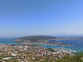 Roso apartment with sea view